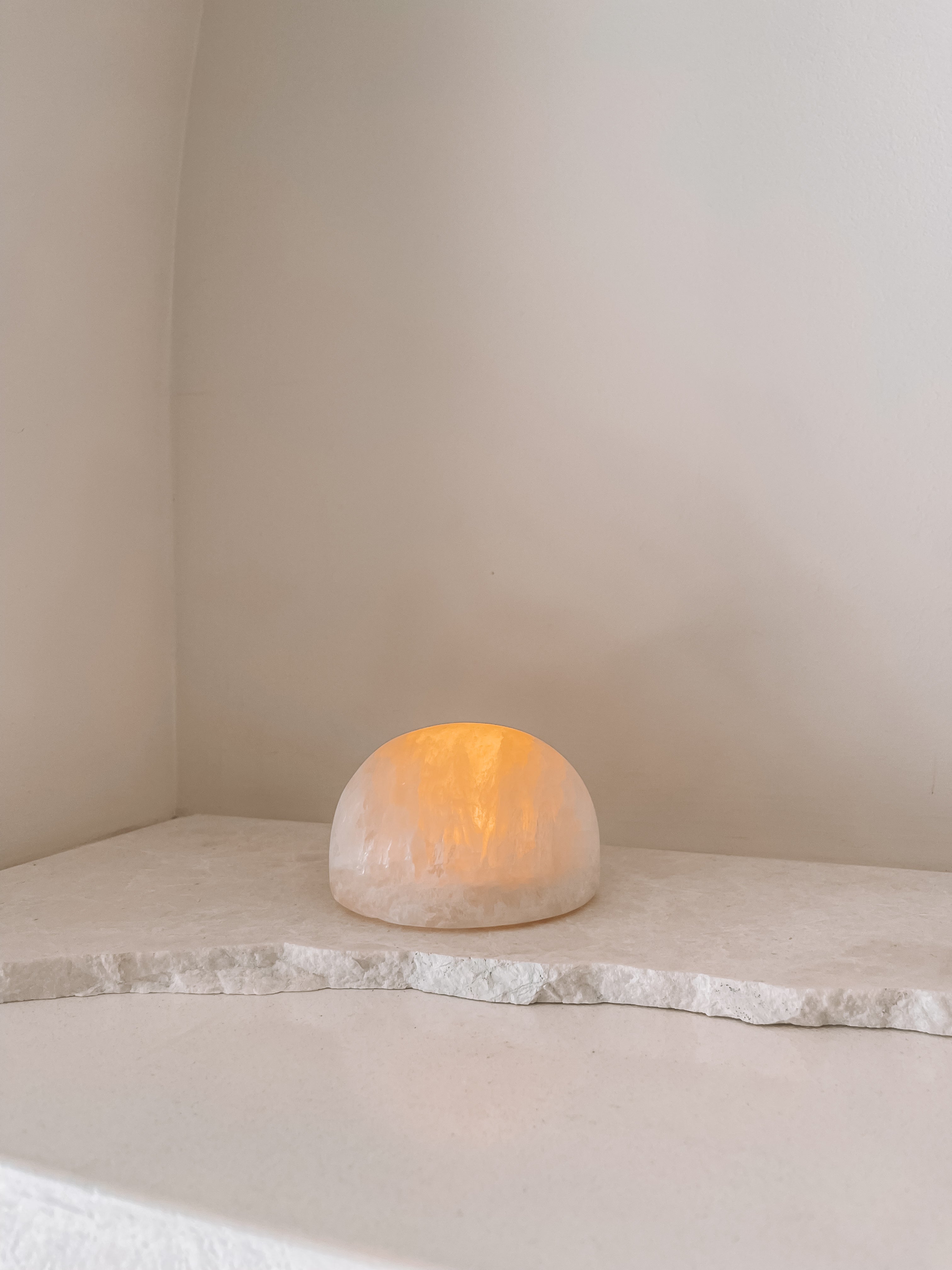 Large Pebble Selenite Light